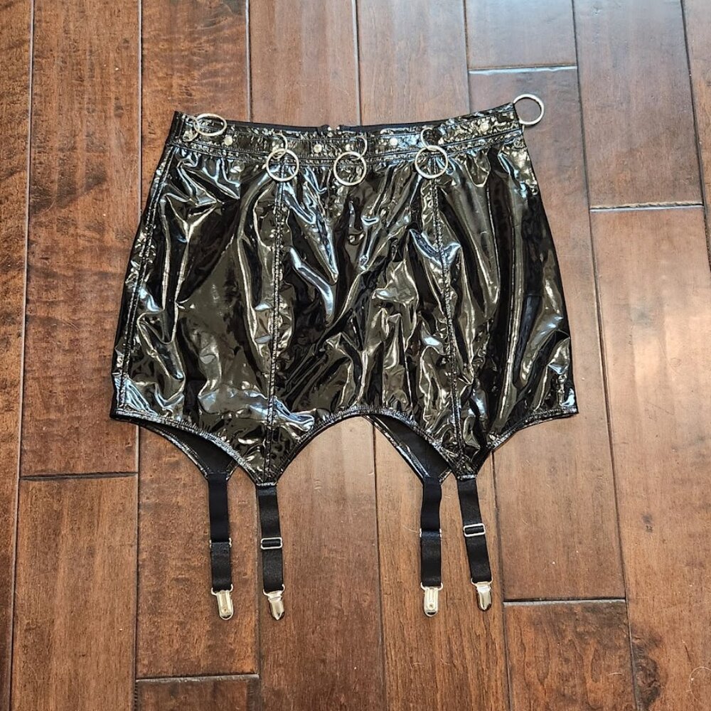 Widow black skirt with garter belts